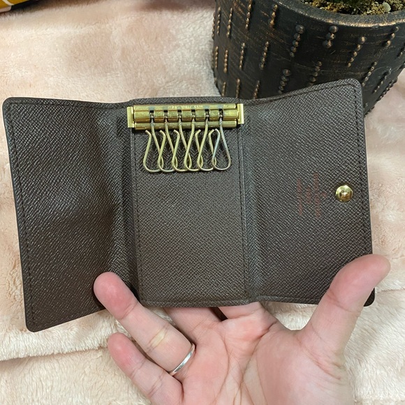 Louis Vuitton 6 Key Holder Damier Ebene - Picture 4 of 12